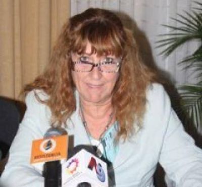 GUSTAVO MARTINEZ SE MONTA EN UN PLAN DE DESAG�ES PROYECTADO HACE UNA DECADA