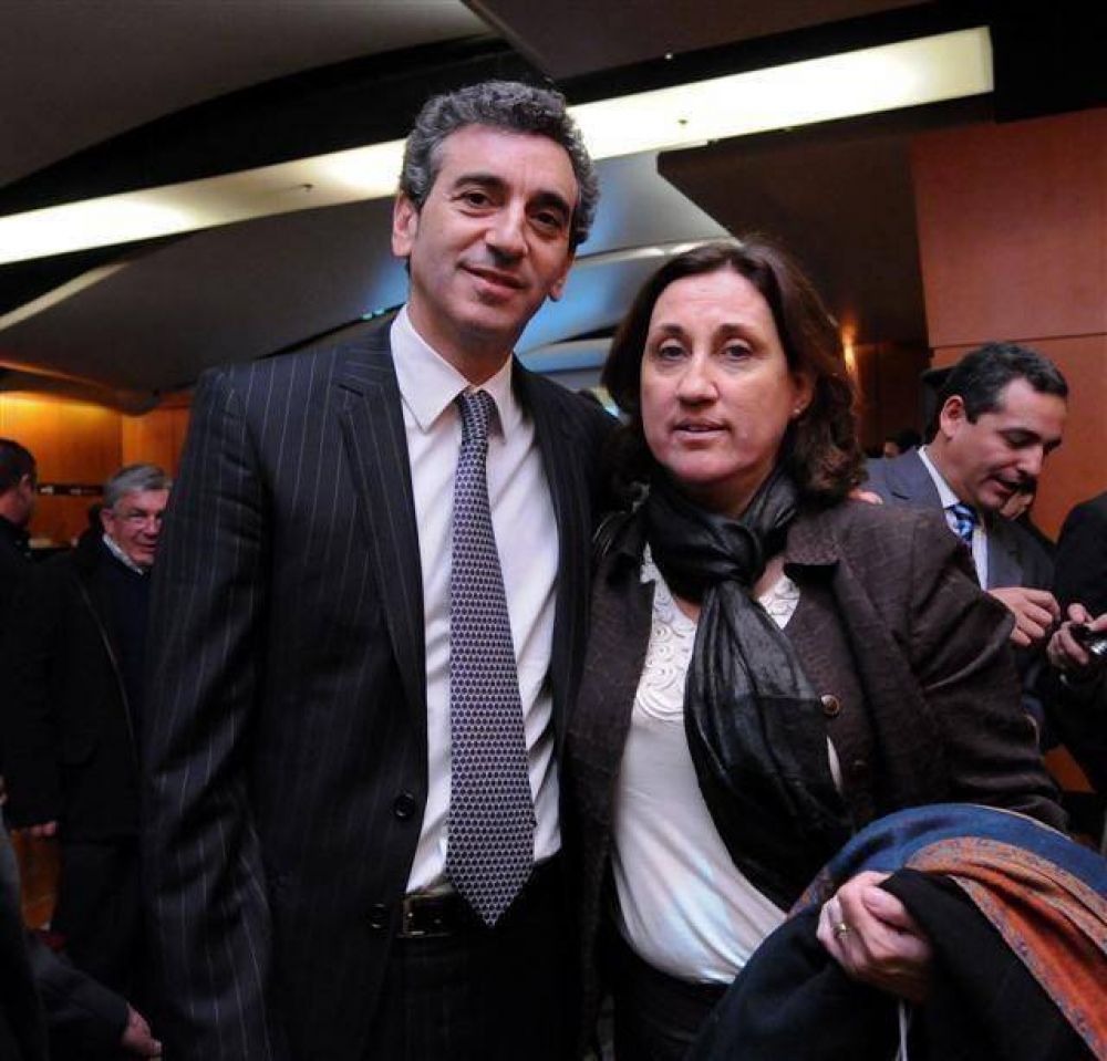 LUJ�N -  GRACIELA ROSSO PARTICIPO DEL PRIMER ENCUENTRO DE INTENDENTES POR LA SEGURIDAD VIAL URBANA