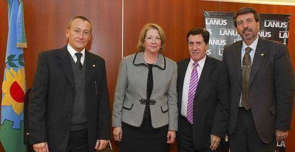 EL MUNICIPIO DE LAN�S FIRM� UN CONVENIO DE COOPERACI�N CON LA UNIVERSIDAD JOHN F. KENNEDY 
