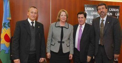 EL MUNICIPIO DE LAN�S FIRM� UN CONVENIO DE COOPERACI�N CON LA UNIVERSIDAD JOHN F. KENNEDY 
