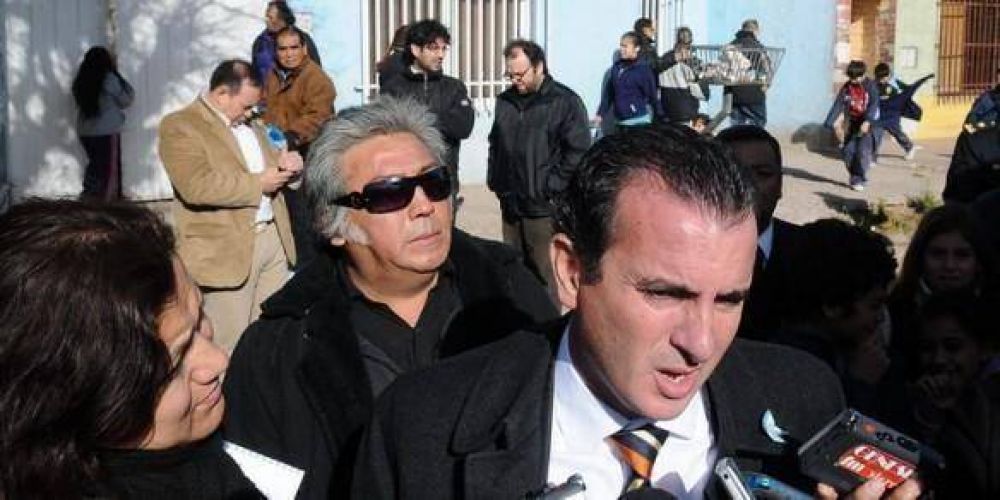 P�rez busca no mezclarse en la pelea de Rentas y pidi� una "pol�tica fiscal m�s amplia"