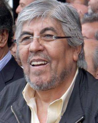 Moyano llega a Chubut para inaugurar sede de Camioneros y reunirse con gremialistas