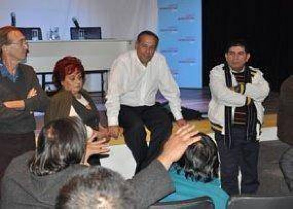 Adolfo: "El peronismo no tiene candidatos en Buenos Aires"