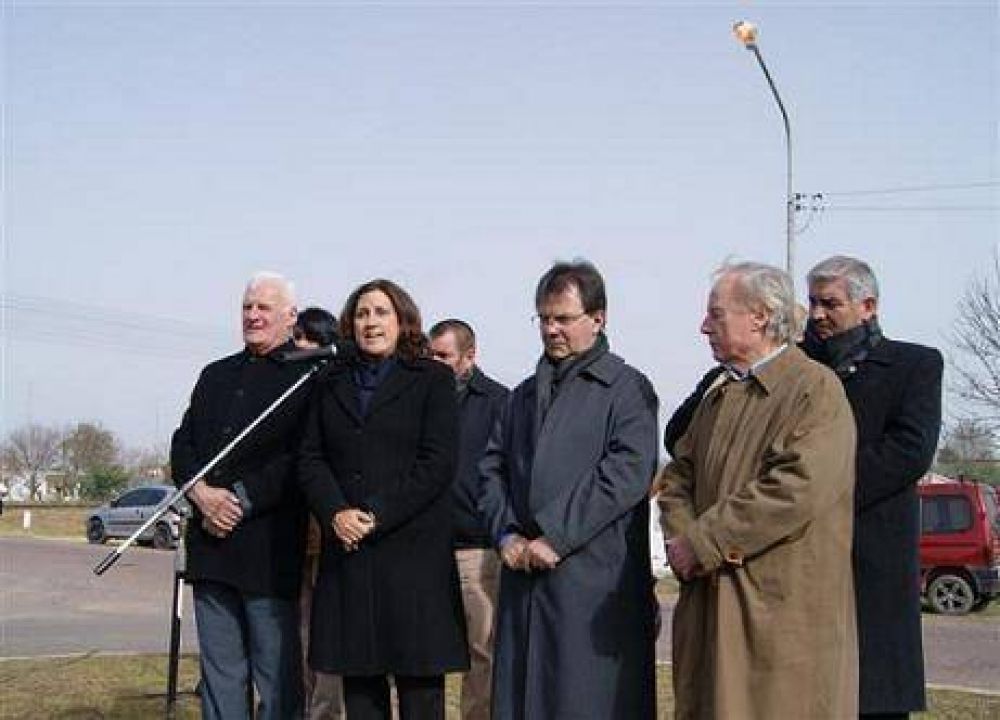 LUJ�N - ACTO INAUGURACI�N DE LUMINARIAS DE ALUMBRADO P�BLICO