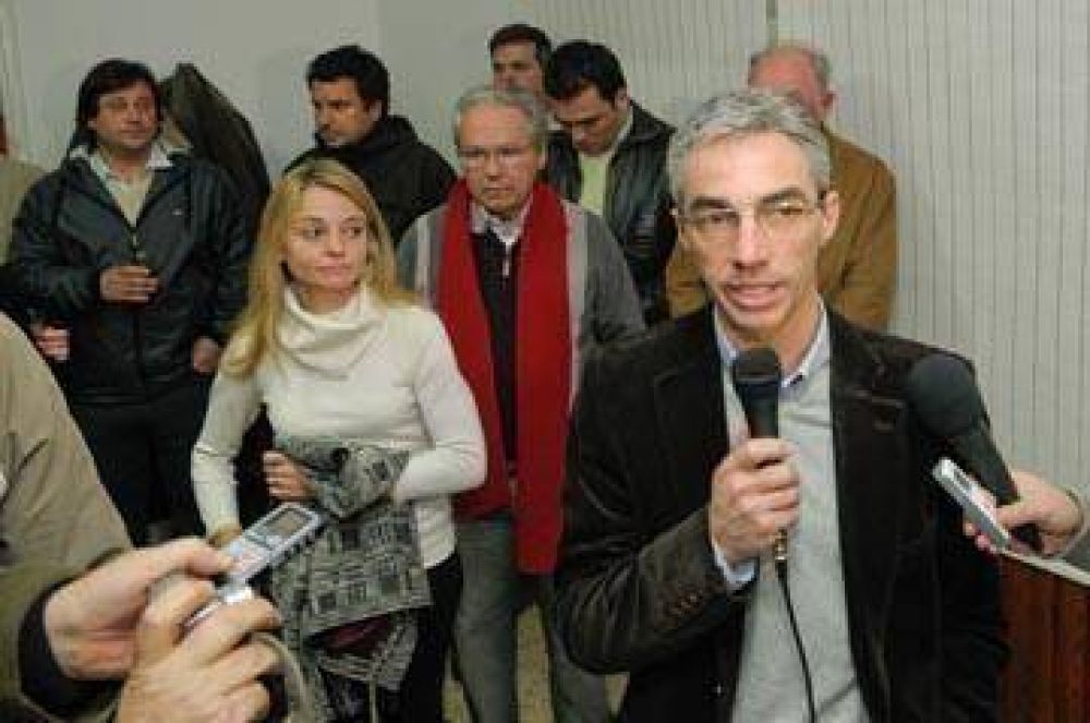 Meoni sali� al cruce: �El delito no se resuelve cambiando polic�as�