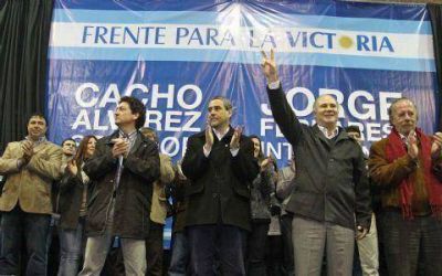 Baldomero "Cacho" Alvarez encabez� la presentaci�n de listas de candidatos en Avellaneda