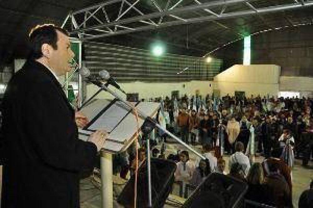 Zamora anunci� la inversi�n de m�s de $8 millones para obras h�dricas en Selva