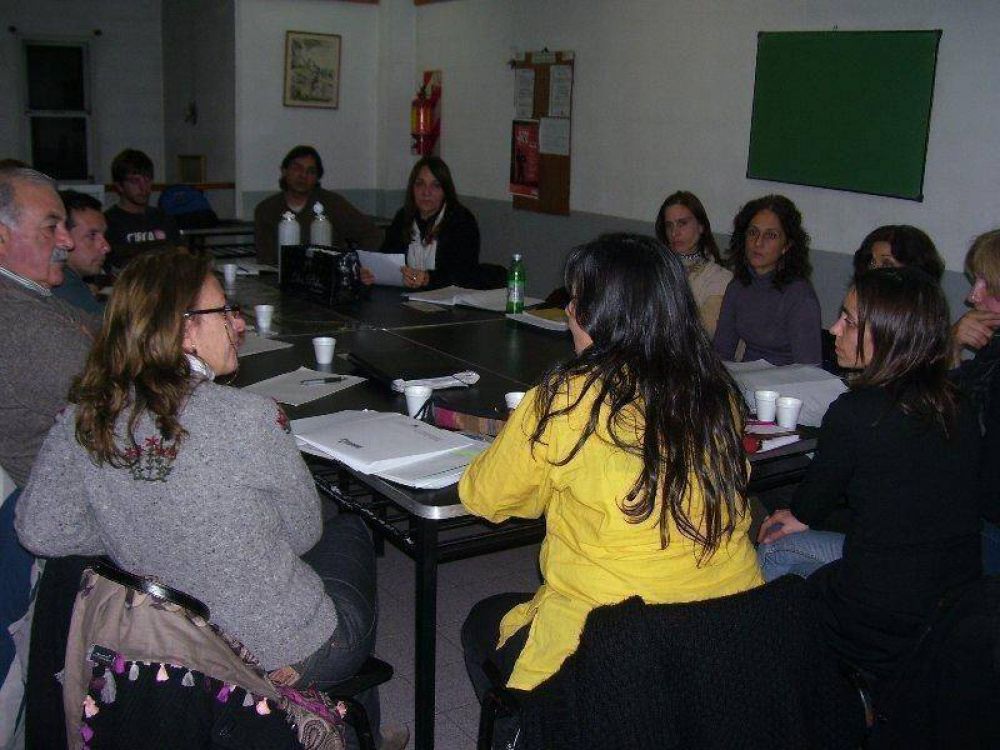 LAN�S - NUEVA REUNI�N DEL CONSEJO LOCAL DE LA NI�EZ 