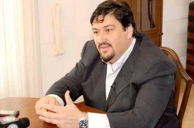�La oposici�n nacional est� alejada de la realidad�, advirti� Closs