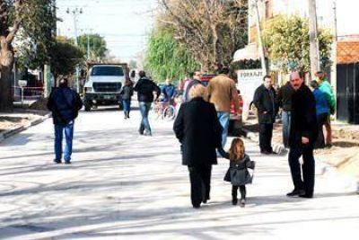 Inauguraron la repavimentaci�n de la calle Pividal en San Jacinto