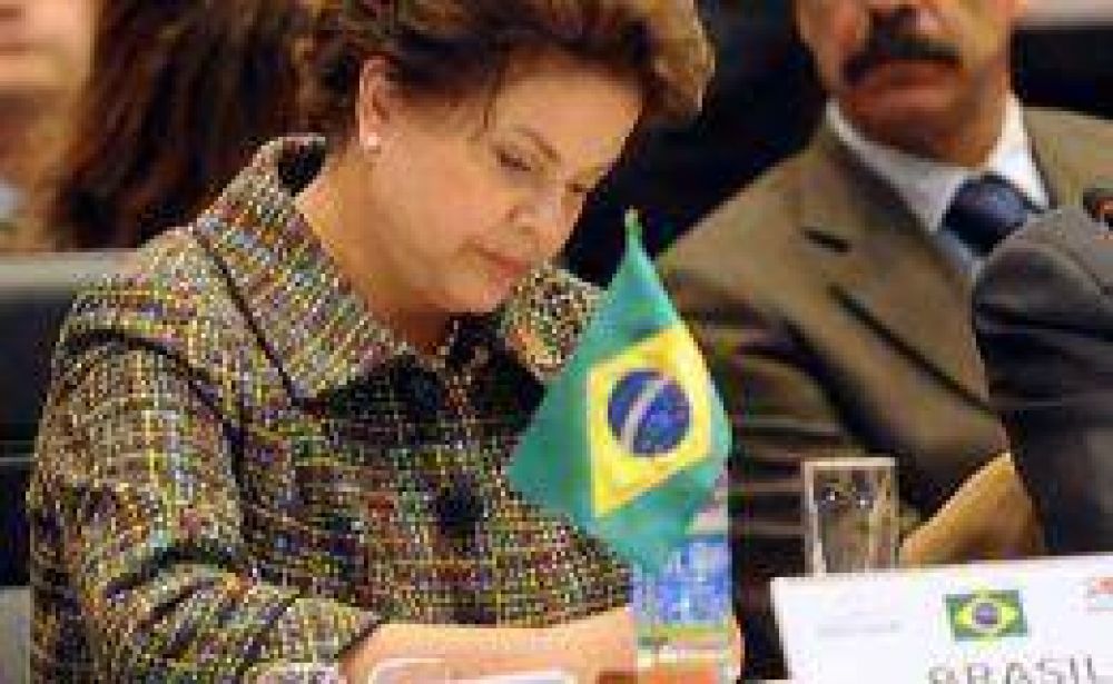 Rousseff sigue con problemas de gabinete