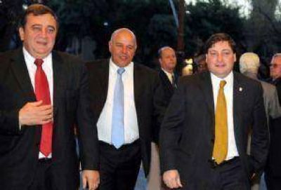 Oficial: Parisi dej� el PD y se pas� al PJ