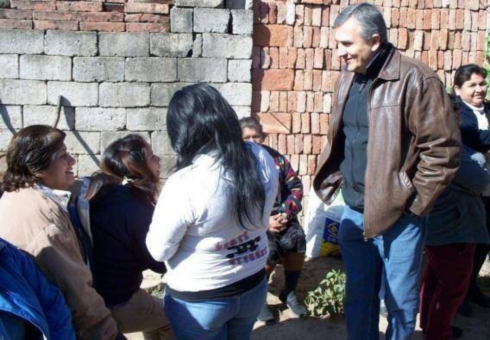 Morales: �El gobierno ha puesto en marcha un esquema de privatizaci�n de pol�ticas sociales�