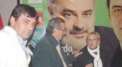 Burna encabez� un masivo acto de la UCR