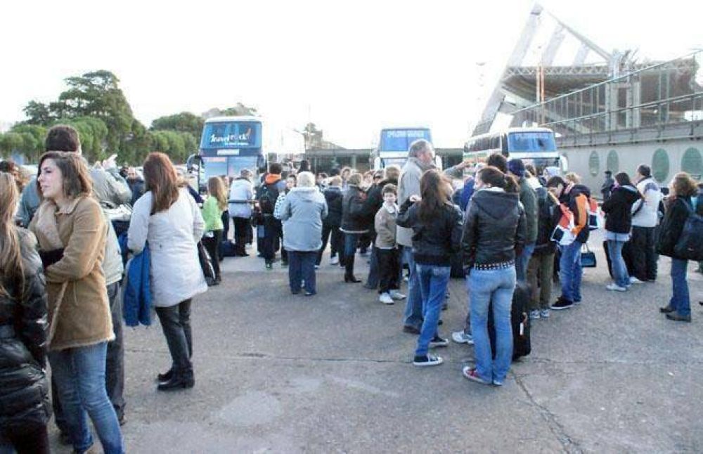 Gral Pueyrred�n - M�s de 160 chicos partieron a Bariloche