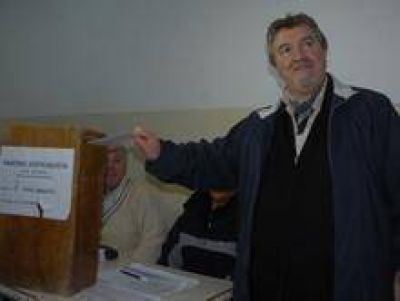 Interna del PJ en Bariloche: Gan� Omar Goye