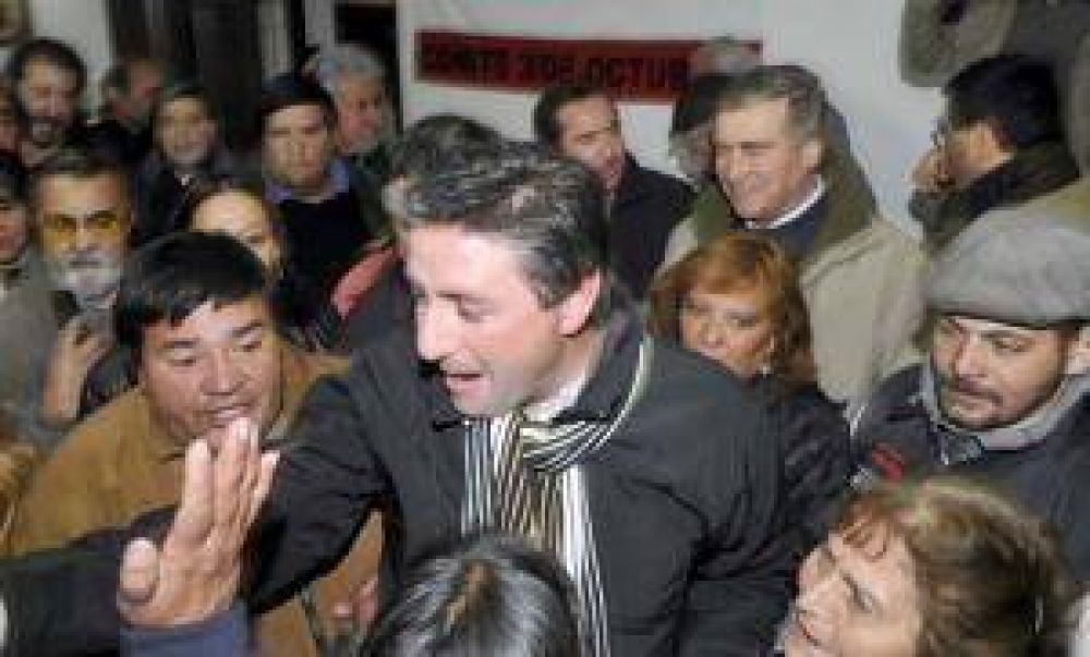 Marcado bipartidismo en el interior: victorias de UCR y PJ