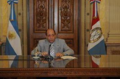 Superti:"No hubo tiempo para la licitaci�n"