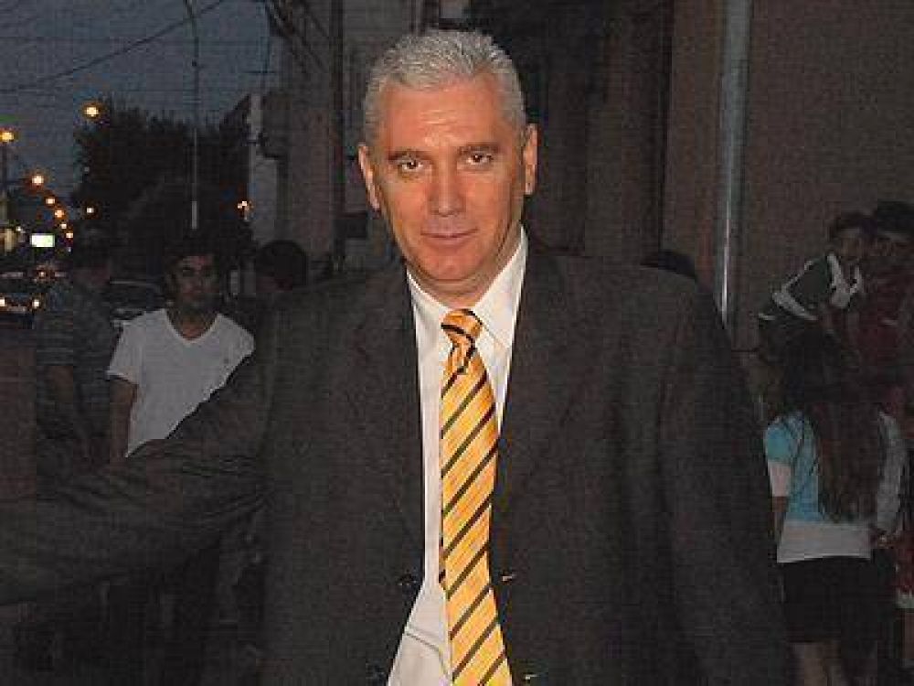 Valle, con el apoyo de La C�mpora, asegura que su lista "es la de la Presidenta�