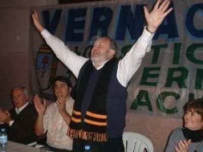 Medios nacionales se comienzan a hacer eco de la renuncia de Verna."Furioso con Cristina, Verna renunci� a su candidatura"