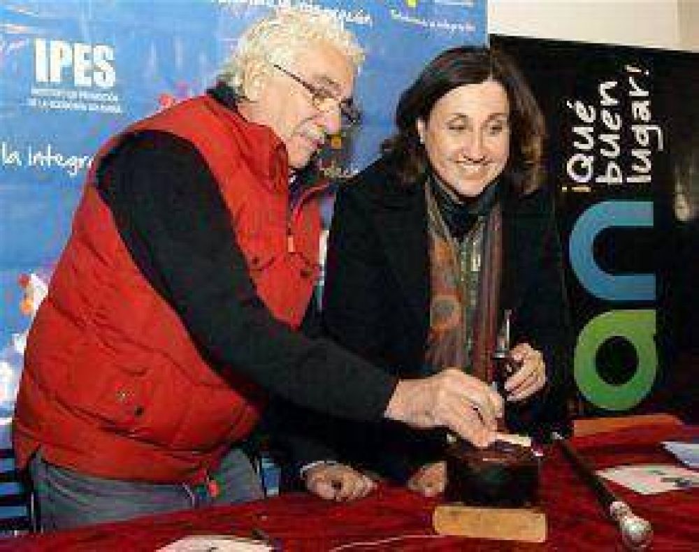 M�s de 2 millones de manos 