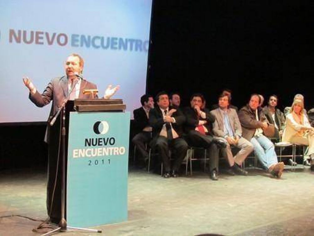 Sabbatella llam� a cambiar los gobiernos de Scioli y Macri