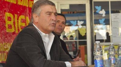 Aguad prometi� un aumento del 50 por ciento a docentes