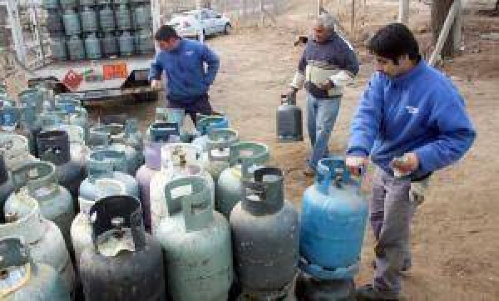 Con ayuda, aparece la garrafa a $ 16