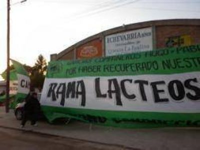Camioneros: Contin�a el bloqueo de plantas en San Pedro