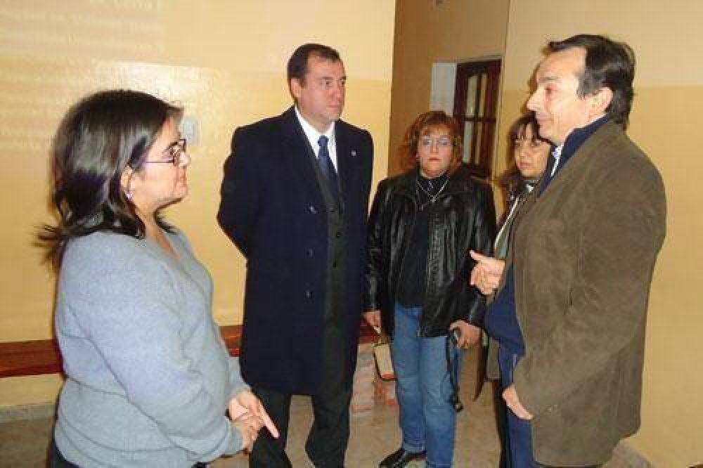 Reconocido m�dico disert� sobre diabetes y obesidad