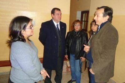 Reconocido m�dico disert� sobre diabetes y obesidad