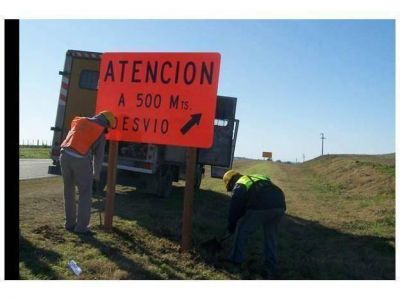 Realizan trabajos para habilitar un desv�o provisorio sobre la ruta 131