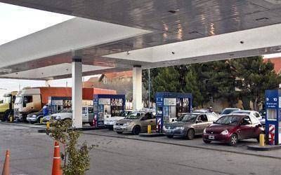 Escasea el combustible en algunas estaciones por falta de abastecimiento