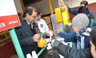El programa �La Salud va a la Escuela� tambi�n lleg� al barrio 1000 Viviendas