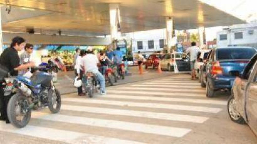La falta de naftas afecta m�s a provincias del NEA y NOA