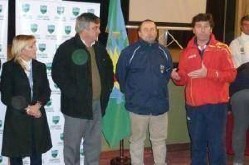 Entregaron subsidios a 14 entidades deportivas