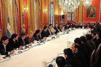 �Wado� y �Juani� junto a otros dirigentes juveniles se reunieron con Scioli y Mariotto