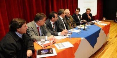 A Paco P�rez no le gusta el paso fronterizo que impulsa Gioja y le baja el pulgar 