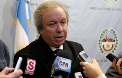 El gobierno �estudia� c�mo afrontar el pago del aguinaldo y rechaza el bloqueo de la producci�n como forma de protesta