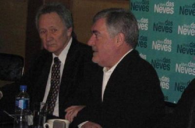 Das Neves visit� Lan�s y asegur� que �las leyes que se han promulgado no han resuelto nada"