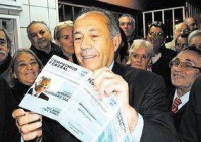 Adolfo Rodr�guez Sa�: "Unir al peronismo para unir a los argentinos"	