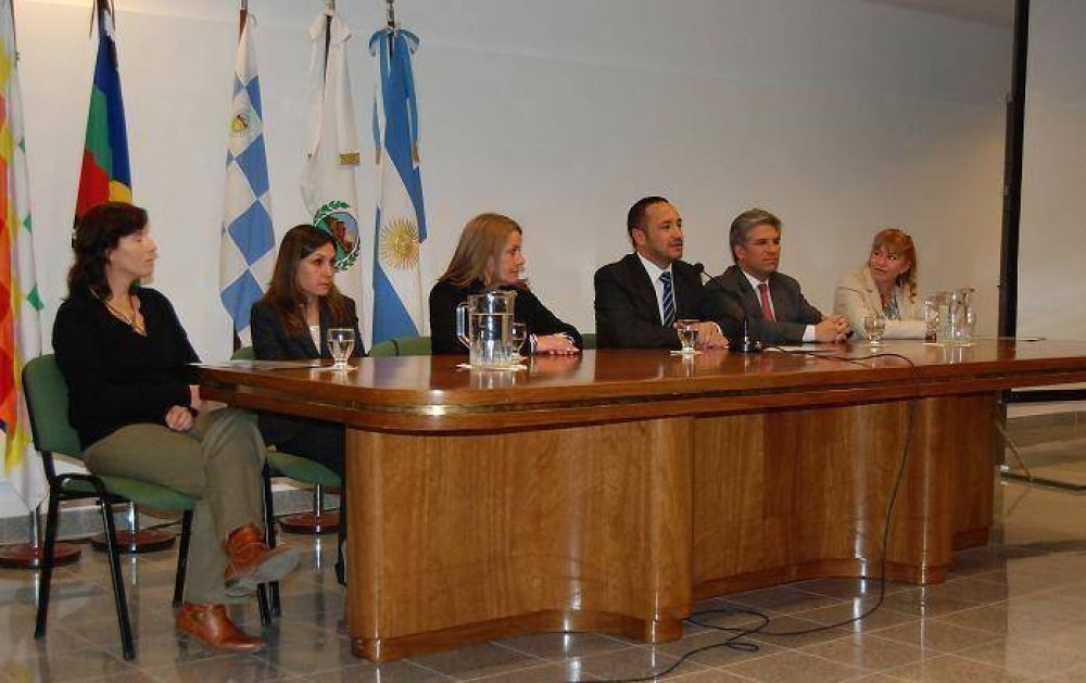 Educaci�n: El Gobierno respaldar� econ�micamente a alumnos que est�n en la etapa de residencia 