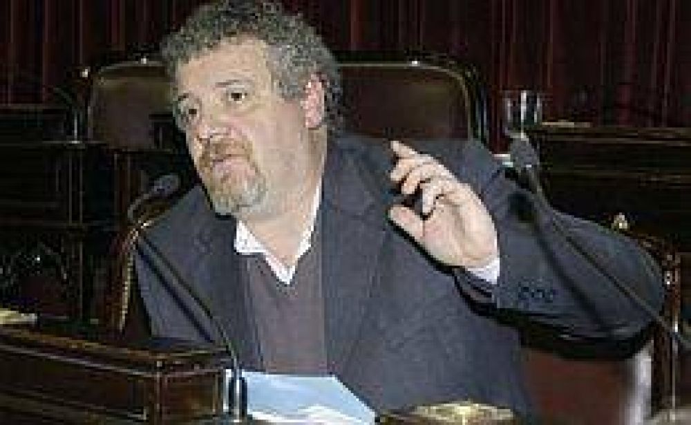 Muri� el senador Jos� Mart�nez en un accidente