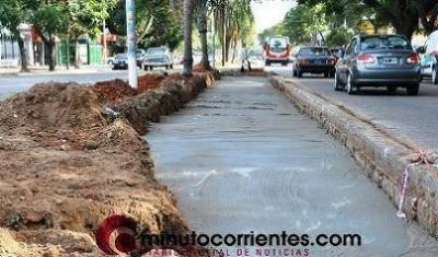 La Municipalidad construye d�rsena de giro en avenida Pujol y Paraguay