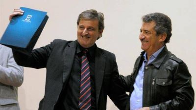 Intendente radical defiende a Urribarri por las obras que faltan