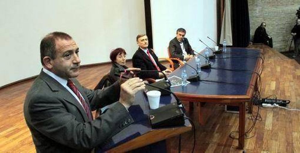 Juez puso en duda la Boleta Unica y critic� las promesas de Aguad y De la Sota 