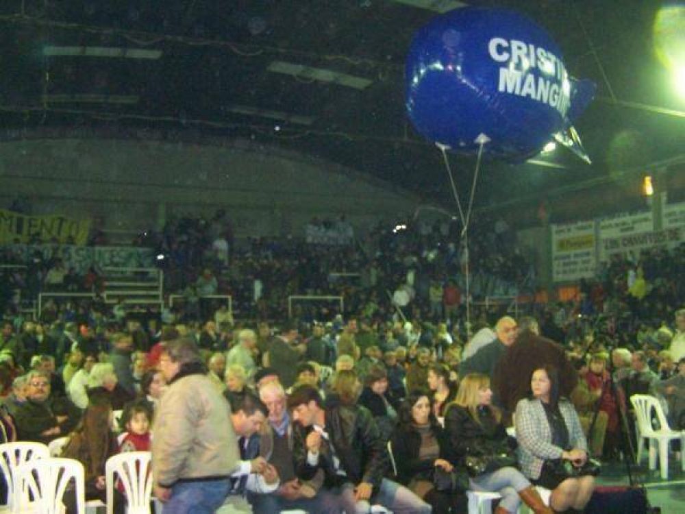 �Z�rate de Pie� present� a sus candidatos en el Club Paran�