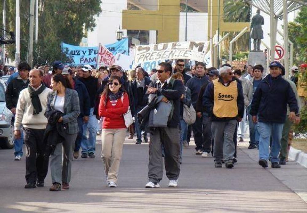 Jorge viaj� a Buenos Aires y el lunes anunciar� un aumento de m�s del 30%
