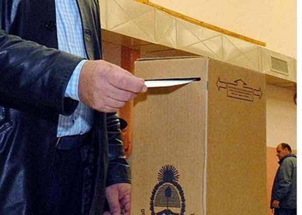 Diputado oficialista propone que se vote a partir de los 16 a�os
