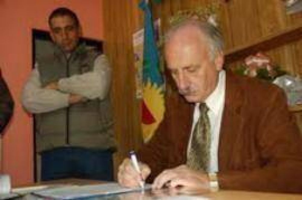 Gasoducto Casbas-T.Lauquen: se firm� el convenio para el primer tramo
